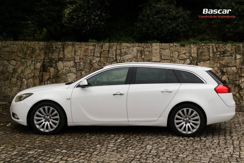 opel-insignia-sports-tourer-2011-diesel-1956cc
