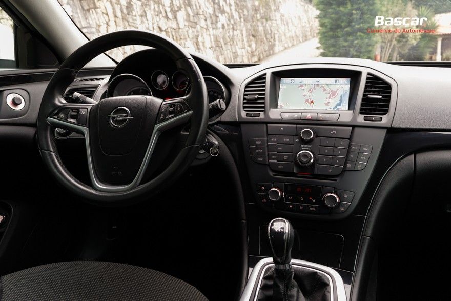 opel-insignia-sports-tourer-2011-diesel-1956cc