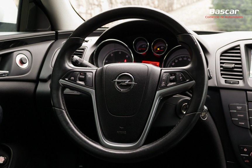 opel-insignia-sports-tourer-2011-diesel-1956cc