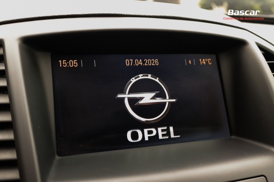 opel-insignia-sports-tourer-2011-diesel-1956cc