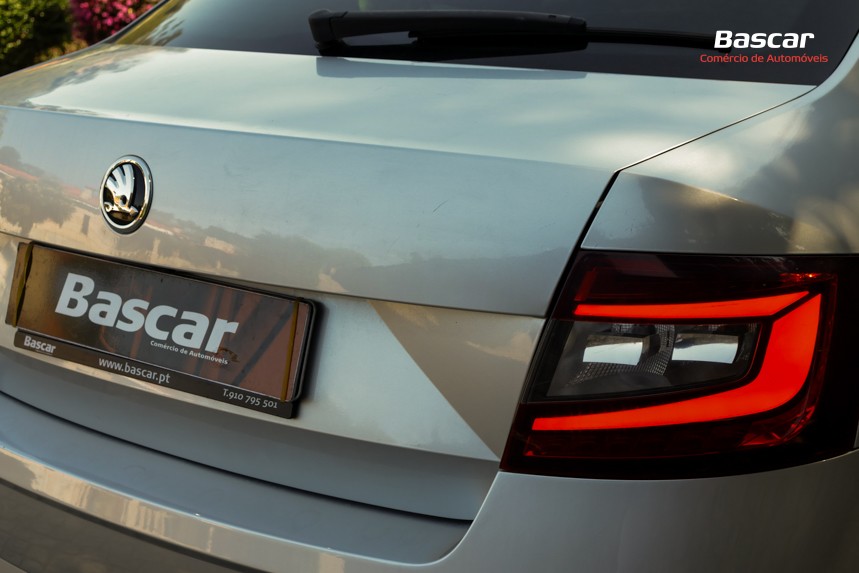 skoda-octavia-2019-diesel-1598cc