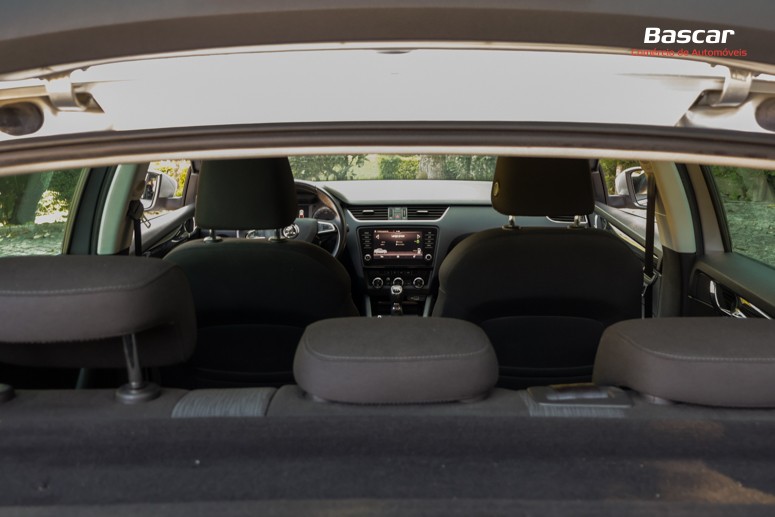 skoda-octavia-2019-diesel-1598cc