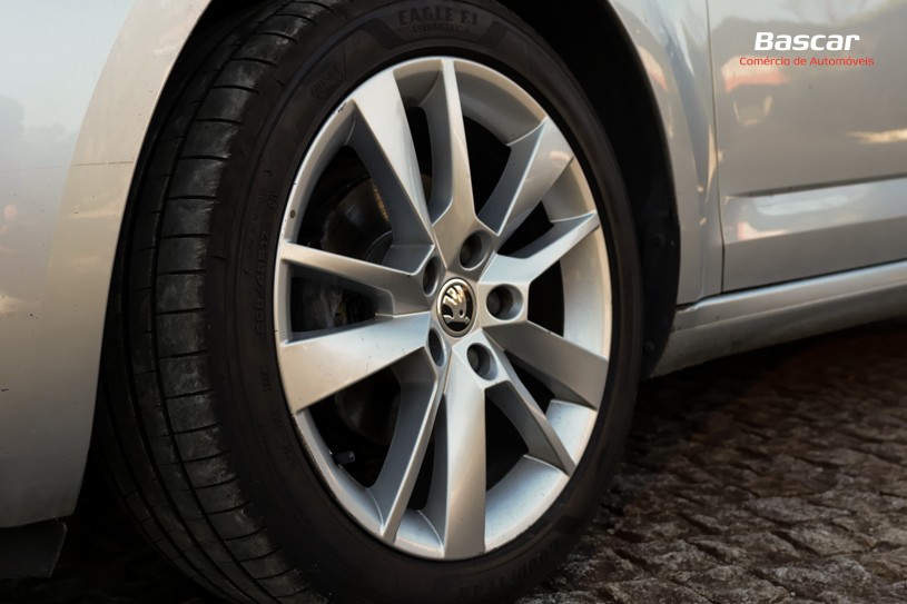 skoda-octavia-2019-diesel-1598cc