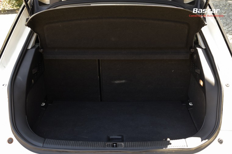 audi-a1-2011-diesel-1598cc