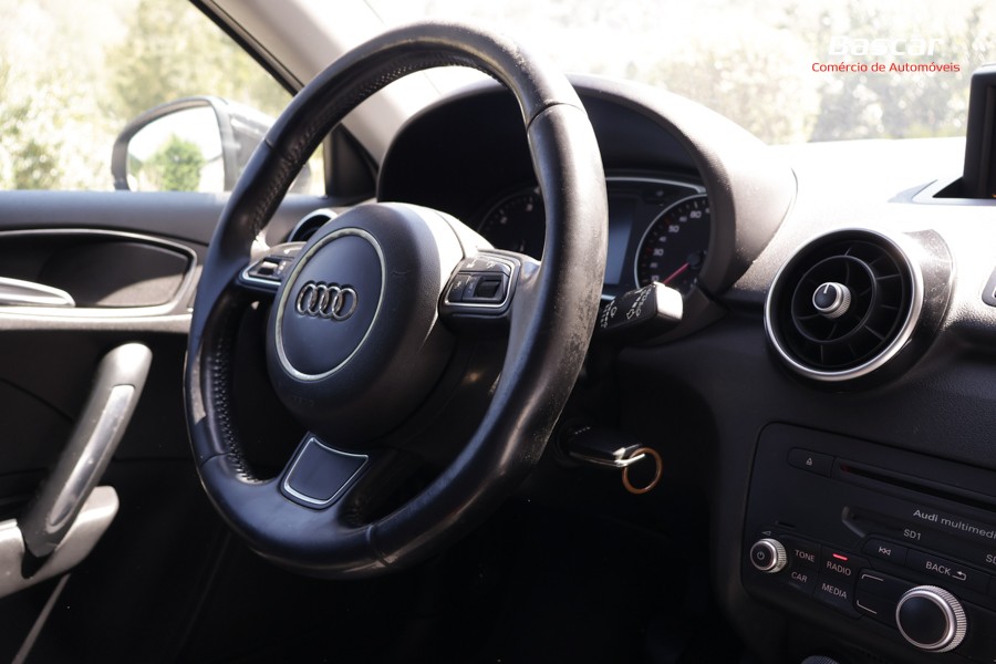 audi-a1-2011-diesel-1598cc