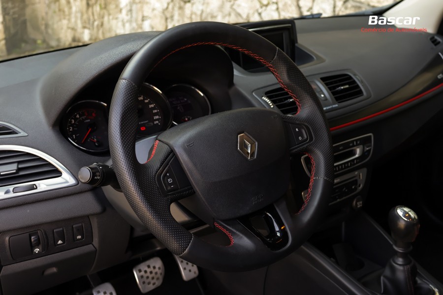 renault-megane-sport-tourer-2013-diesel-1461cc