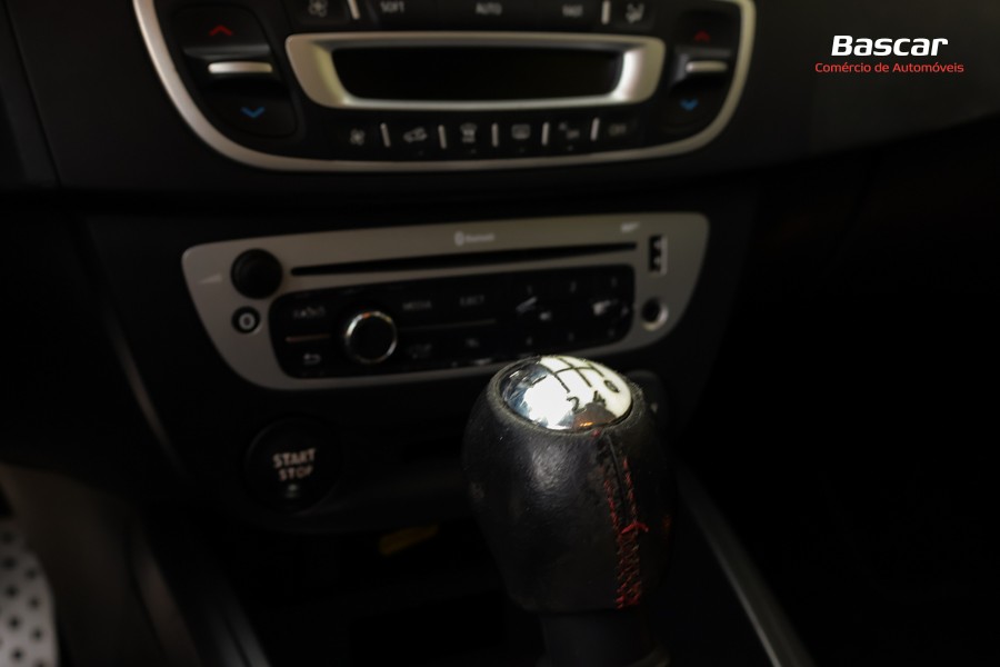 renault-megane-sport-tourer-2013-diesel-1461cc