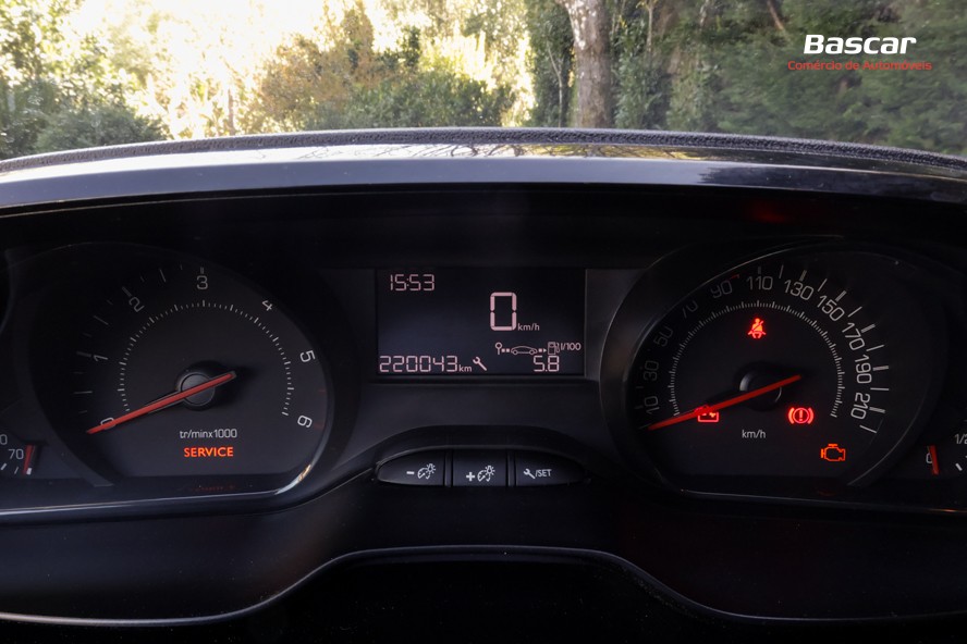 peugeot-208-2015-diesel-1398cc