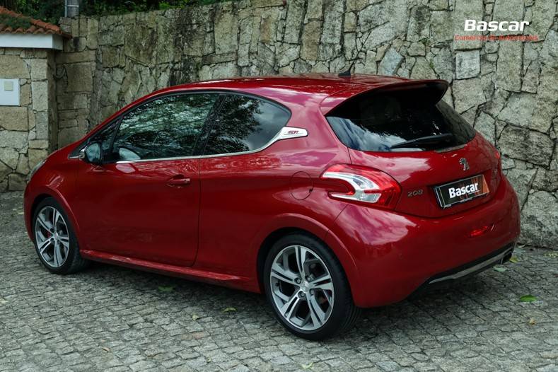 peugeot-208-2013-gasolina-1598cc