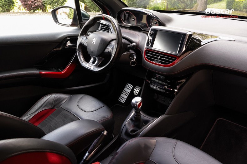 peugeot-208-2013-gasolina-1598cc