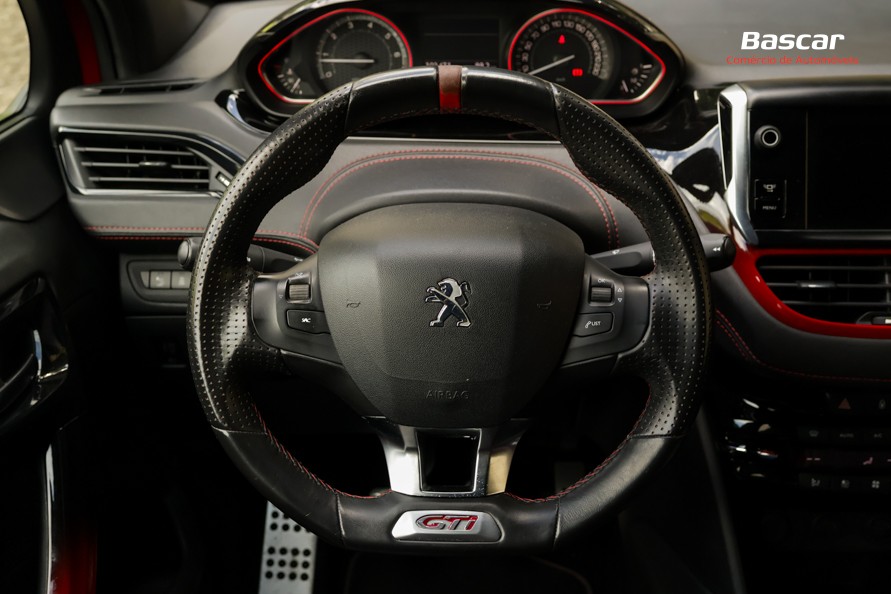 peugeot-208-2013-gasolina-1598cc