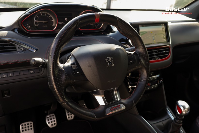 peugeot-208-2013-gasolina-1598cc