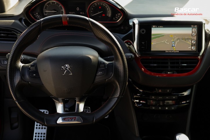 peugeot-208-2013-gasolina-1598cc