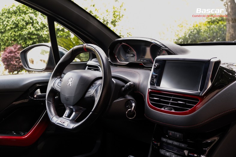 peugeot-208-2013-gasolina-1598cc