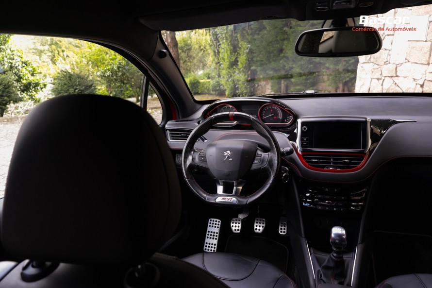 peugeot-208-2013-gasolina-1598cc