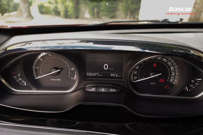 peugeot-208-2013-gasolina-1598cc