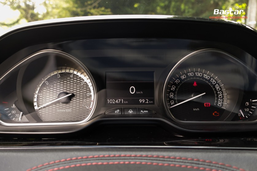 peugeot-208-2013-gasolina-1598cc