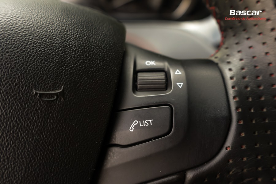 peugeot-208-2013-gasolina-1598cc