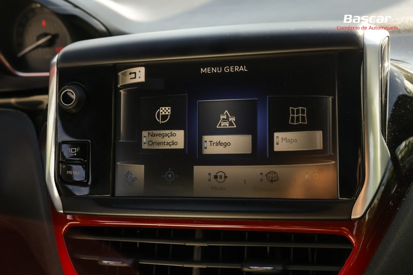 peugeot-208-2013-gasolina-1598cc