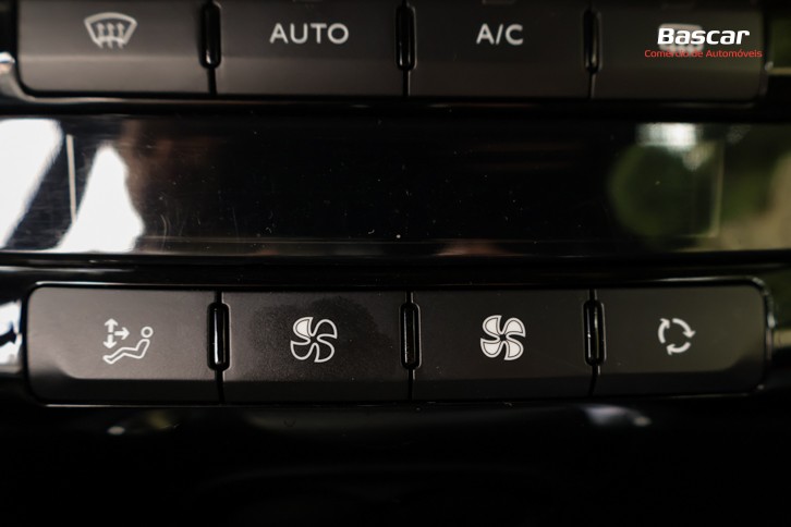 peugeot-208-2013-gasolina-1598cc