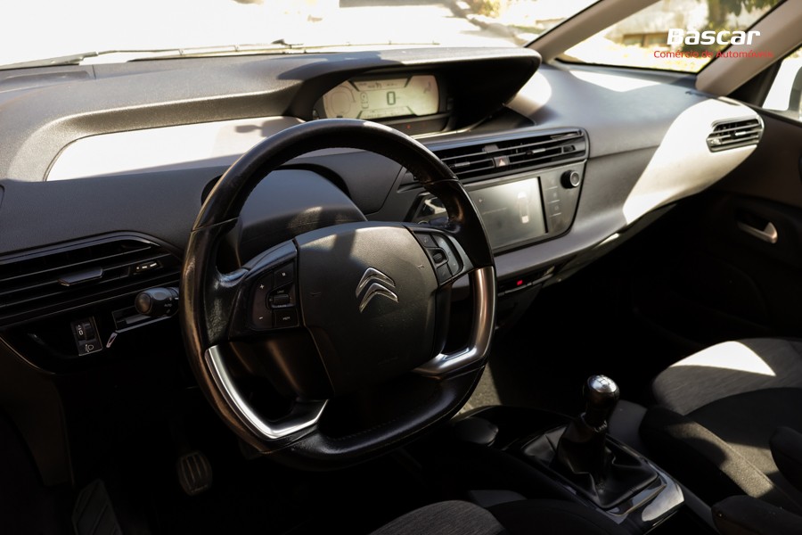 citroen-c4-picasso-2018-diesel-1560cc
