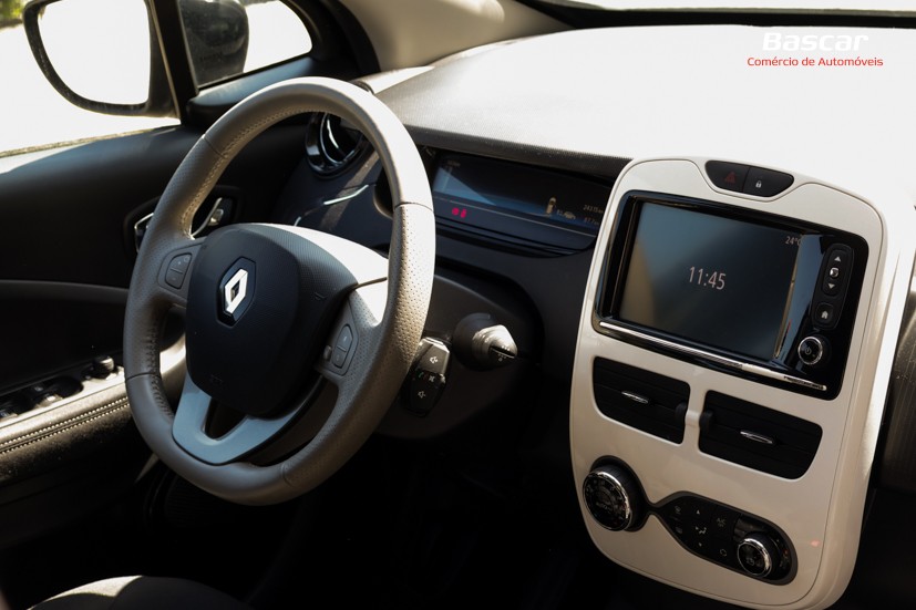 renault-zoe-2018-eletrico-500cc