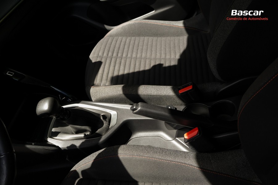peugeot-2008-2020-gasolina-1199cc