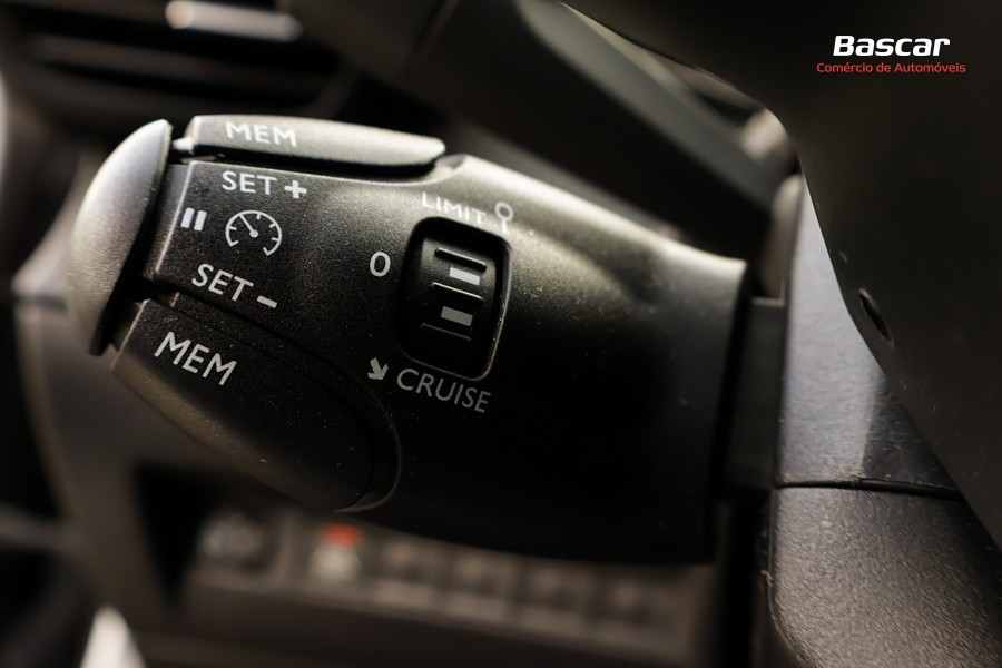 peugeot-2008-2020-gasolina-1199cc