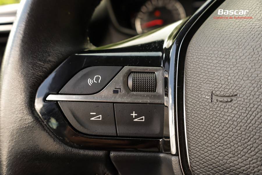 peugeot-2008-2020-gasolina-1199cc