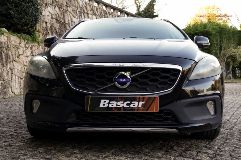 volvo-v40-cross-country-2014-diesel-1560cc