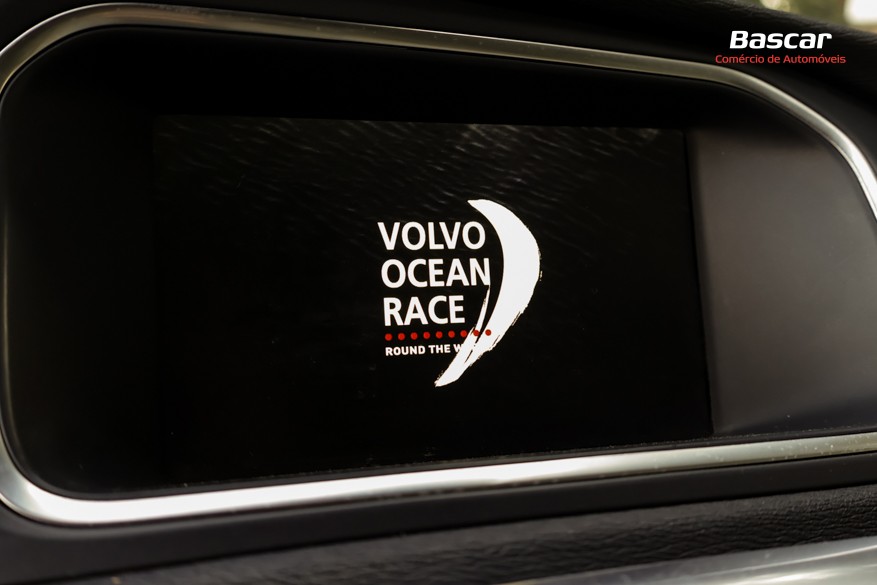 volvo-v40-cross-country-2014-diesel-1560cc