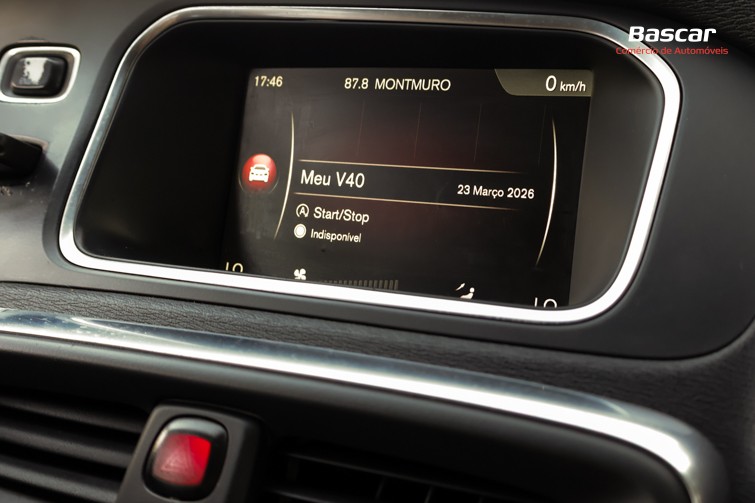 volvo-v40-cross-country-2014-diesel-1560cc