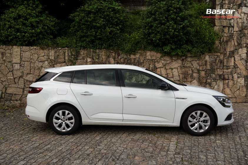 renault-megane-sport-tourer-2020-diesel-1461cc