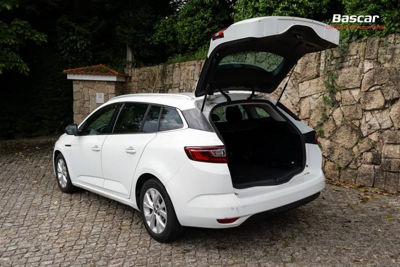 renault-megane-sport-tourer-2020-diesel-1461cc