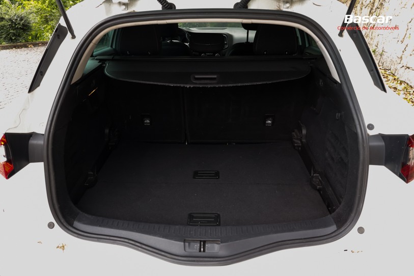 renault-megane-sport-tourer-2020-diesel-1461cc