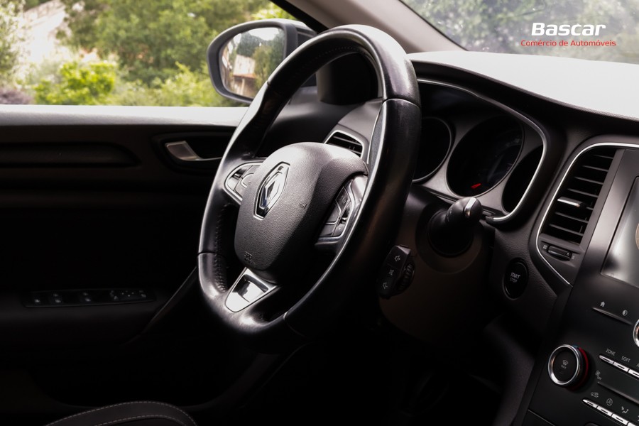 renault-megane-sport-tourer-2020-diesel-1461cc