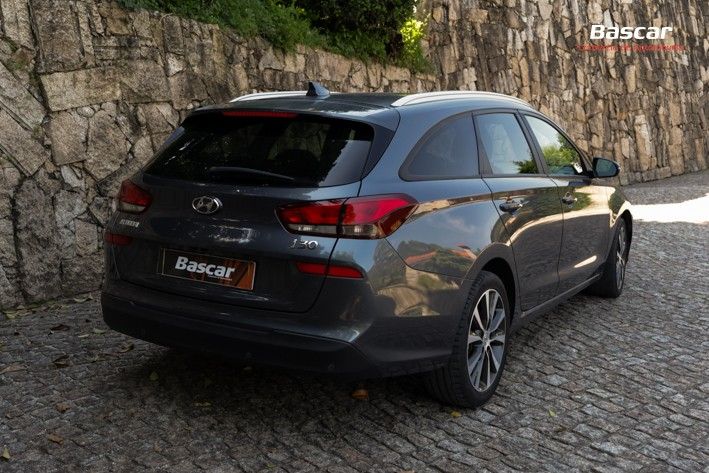 hyundai-i30-sw-2020-diesel-1598cc