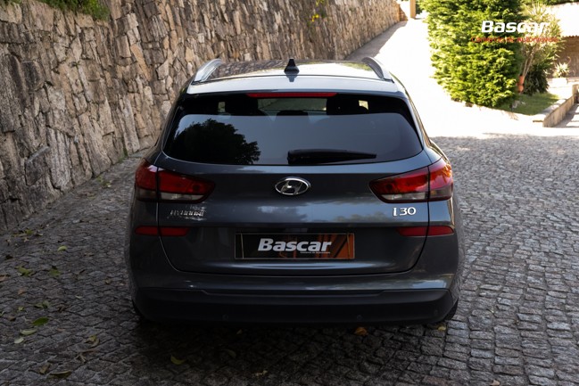 hyundai-i30-sw-2020-diesel-1598cc
