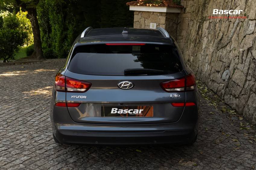 hyundai-i30-sw-2020-diesel-1598cc