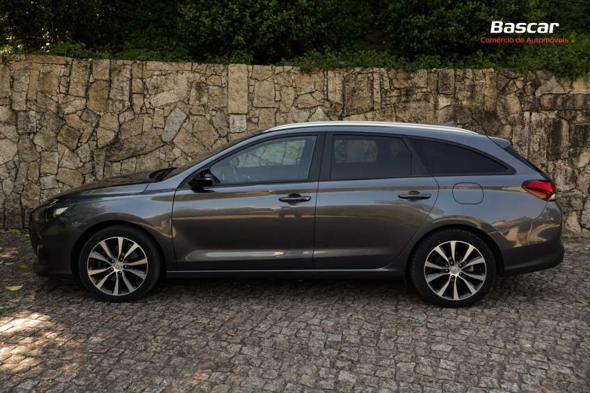 hyundai-i30-sw-2020-diesel-1598cc