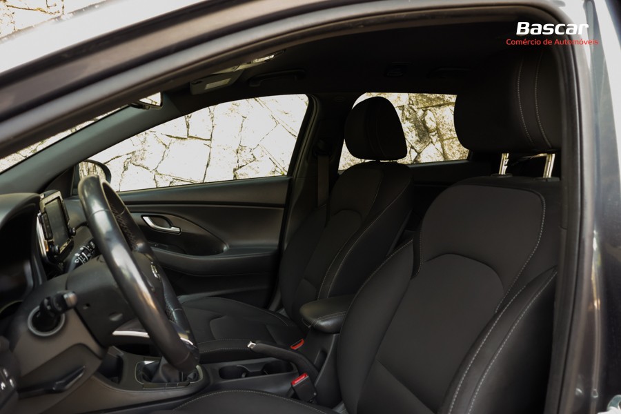 hyundai-i30-sw-2020-diesel-1598cc