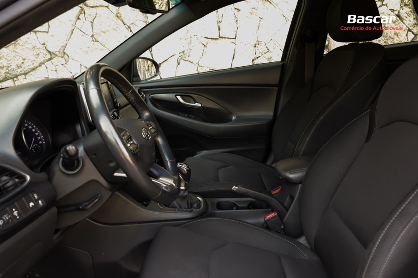 hyundai-i30-sw-2020-diesel-1598cc