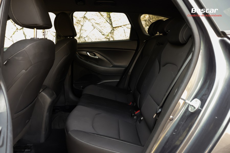 hyundai-i30-sw-2020-diesel-1598cc