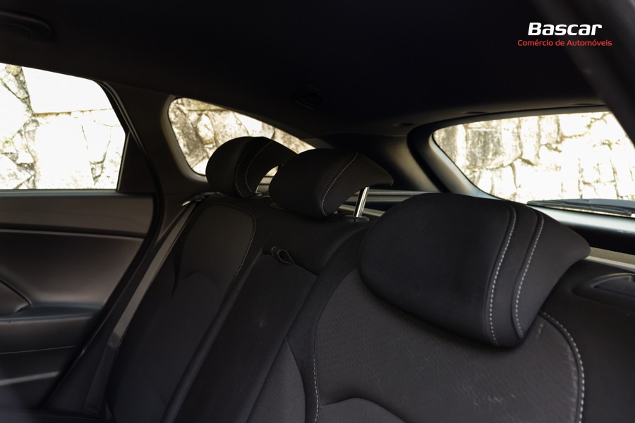 hyundai-i30-sw-2020-diesel-1598cc