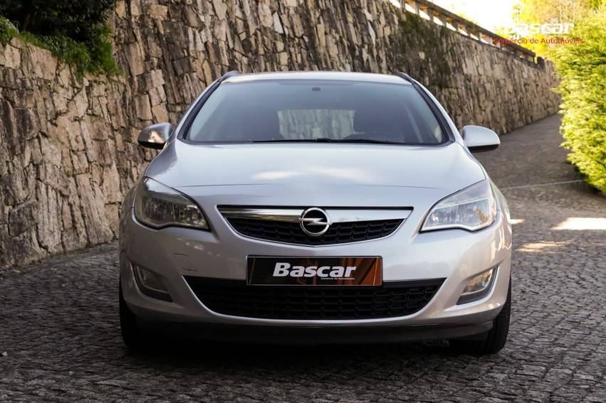 opel-astra-sport-tourer-2011-diesel-1686cc