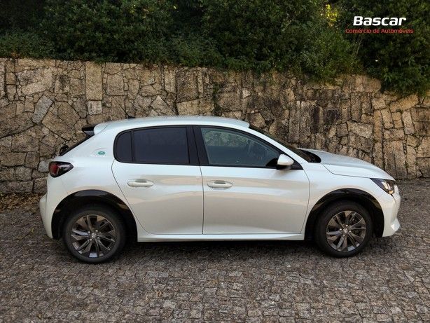 peugeot-208-2021-eletrico-500cc