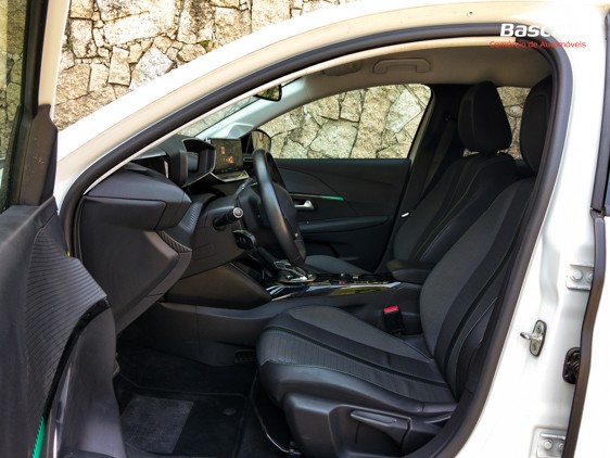 peugeot-208-2021-eletrico-500cc