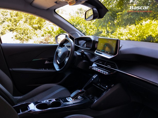 peugeot-208-2021-eletrico-500cc