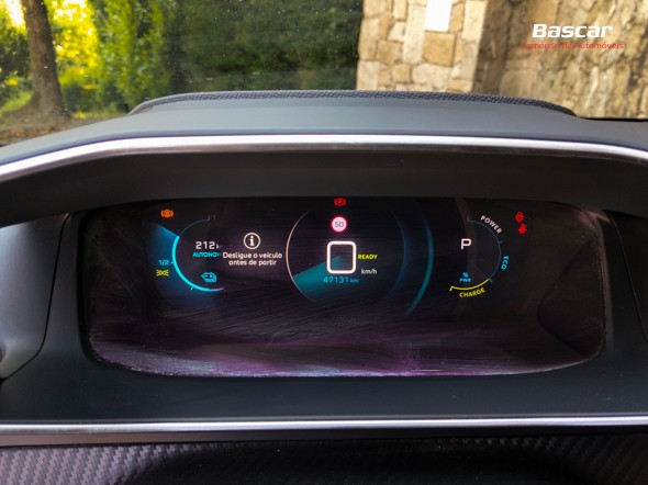 peugeot-208-2021-eletrico-500cc