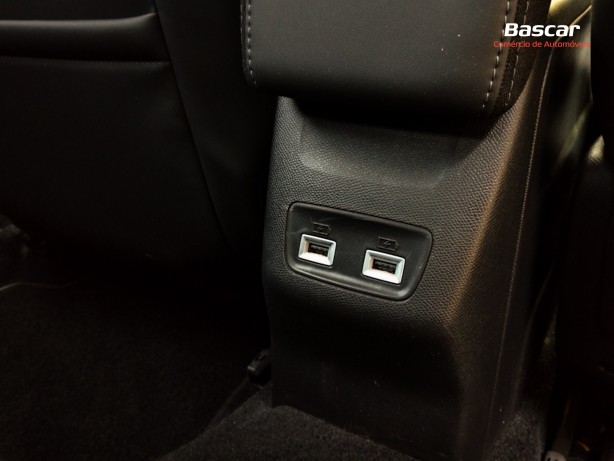 peugeot-208-2021-eletrico-500cc